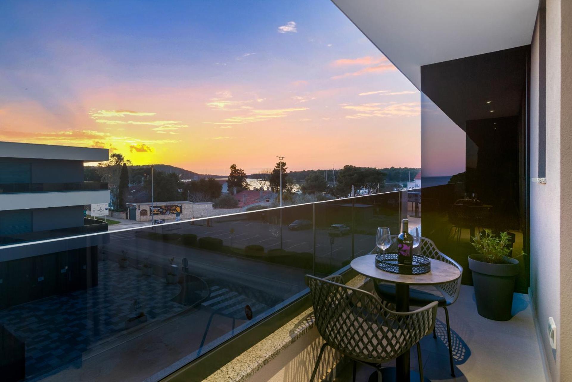 Fly Rooms Medulin - 50M From The Beach - New 2024 Bagian luar foto