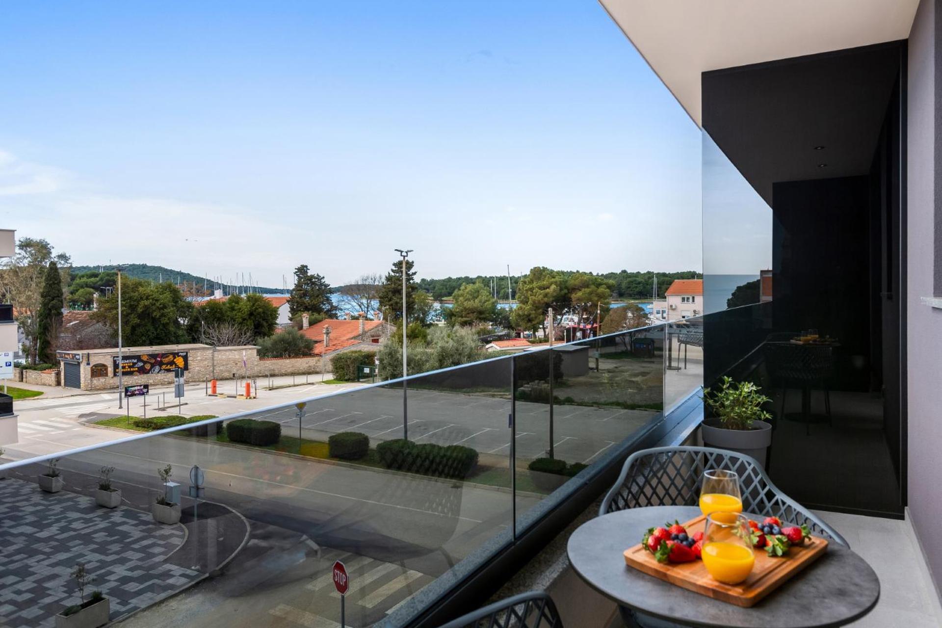 Fly Rooms Medulin - 50M From The Beach - New 2024 Bagian luar foto