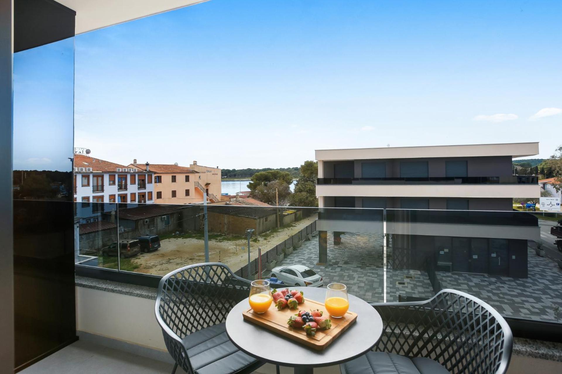 Fly Rooms Medulin - 50M From The Beach - New 2024 Ruang foto